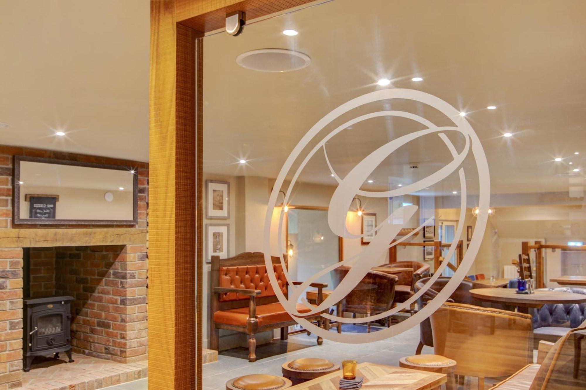 Hotel Oyo The Gissons 4*